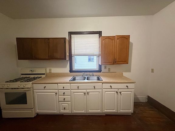 5th image of 421 Kirn St