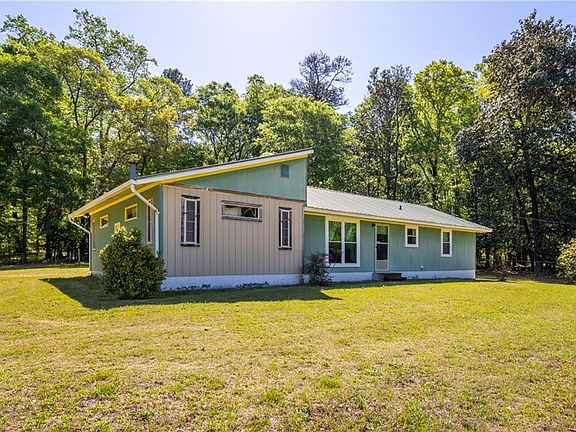 3rd image of 57 Davis Cir