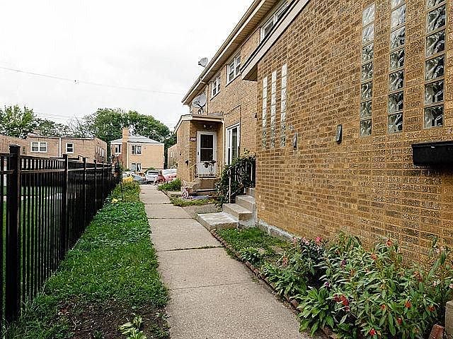 1st image of 2842 W Berwyn Ave