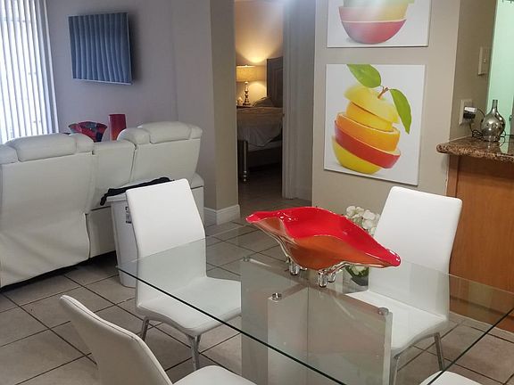 5th image of 310 Fontainebleau Blvd APT 105