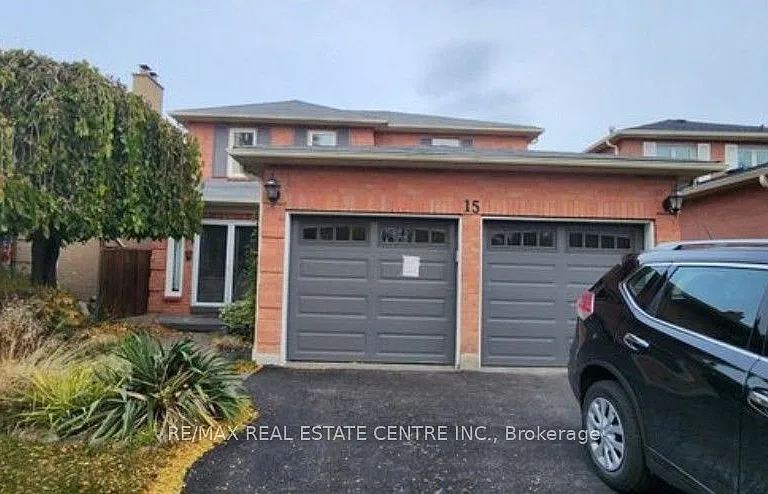15 Dagwell Cres — Photo 1