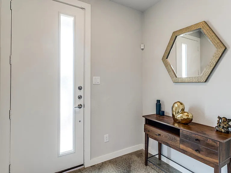 2220 Rook Dr — Photo 2