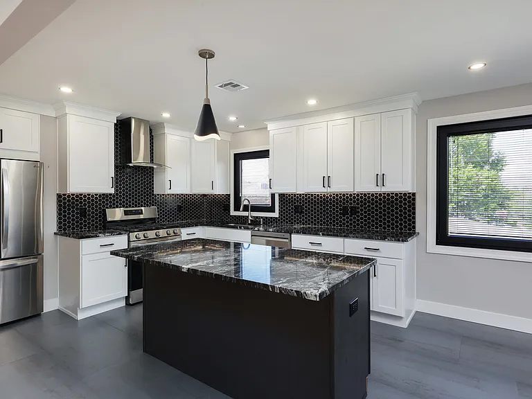400 Knopf St #2 — Photo 8
