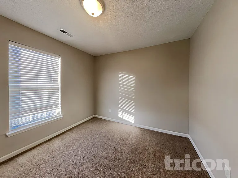7043 Red Bud Cir — Photo 14