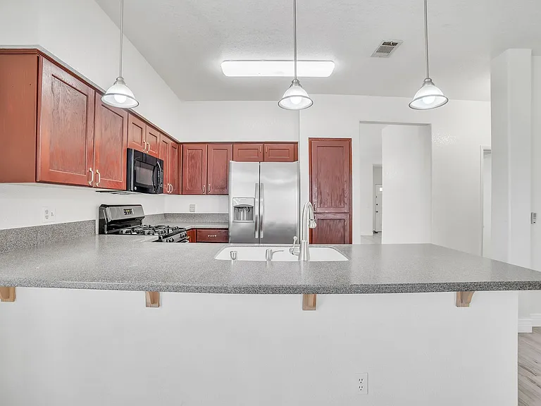2304 Chatfield Dr — Photo 2