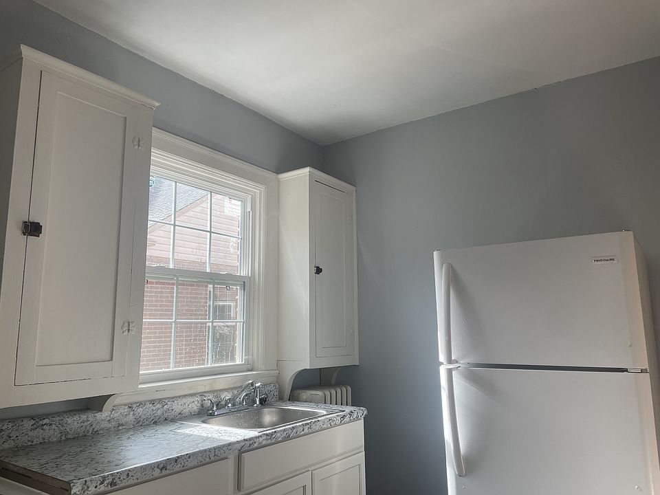 1st image of 219 Montague St #10930194