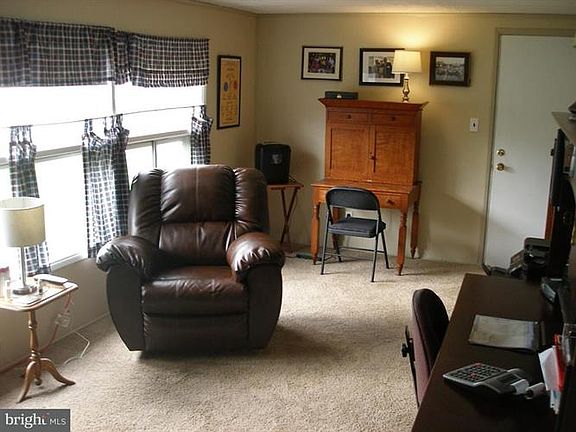 3rd image of 55 Livingston Dr