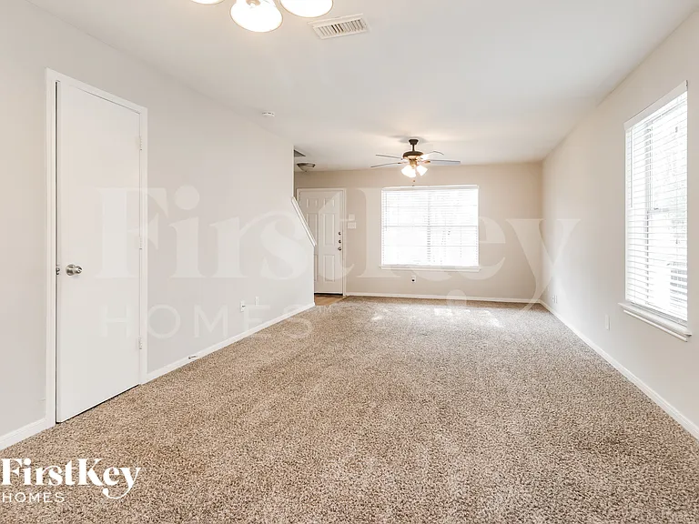 15613 Martineau St — Photo 5