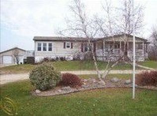 5123 Shoemaker Rd, Almont, MI 48003