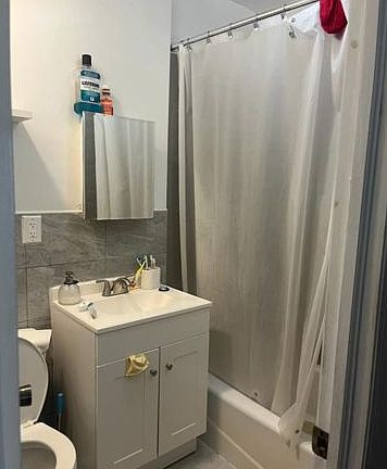 2nd image of 2203 E 15th St #1
