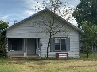101 E Blanchard St, Eden, TX 76837