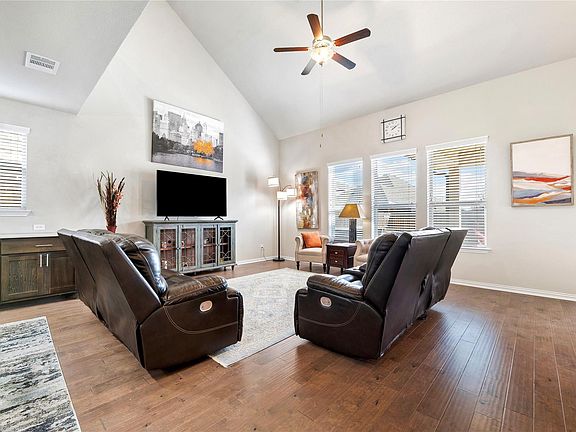 3rd image of 2208 Bonavista Way