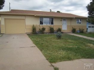 2039 Oakwood Ln, Pueblo, CO 81005