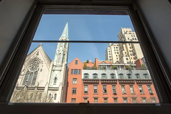 Rented by MNS | media 18