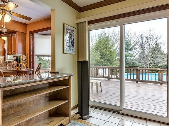 3rd image of 10411 Barchester Dr