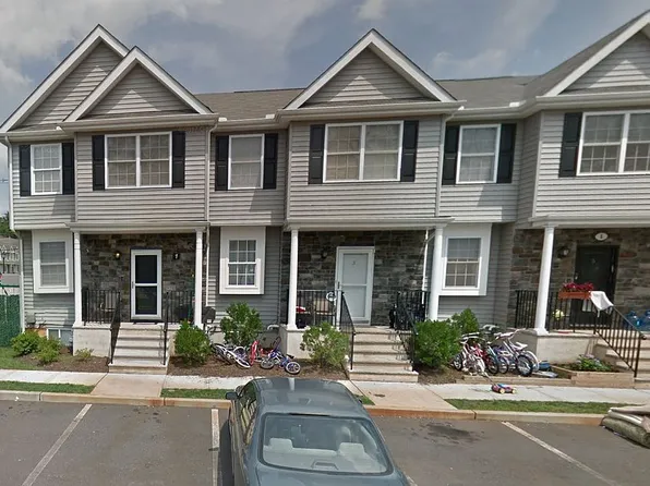 3 Rivka Ln, Lakewood, NJ 08701