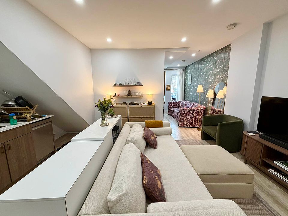 1st image of 29 N Elliott Pl Unit 1
