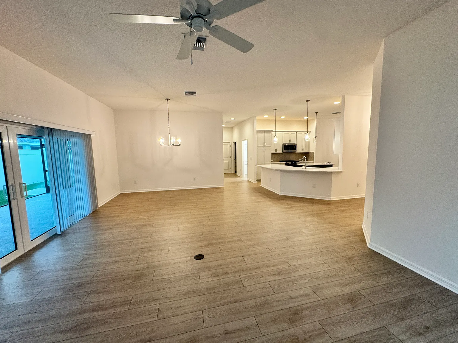 Beautiful 3 bed 3 bath home — Photo 3