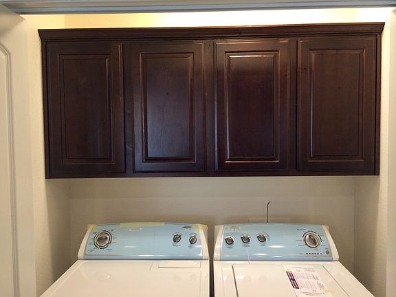 Washer/Dryer provided