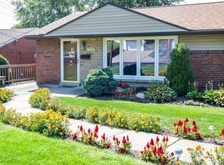 5268 Ranchview Dr, Pittsburgh, PA 15236