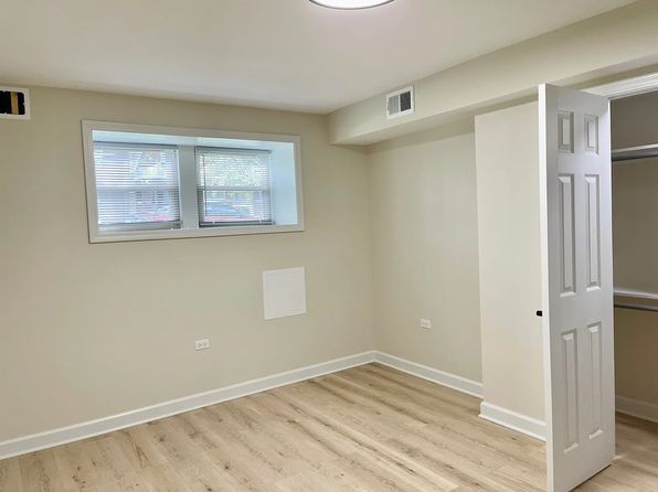 4845 N Kostner Ave #B