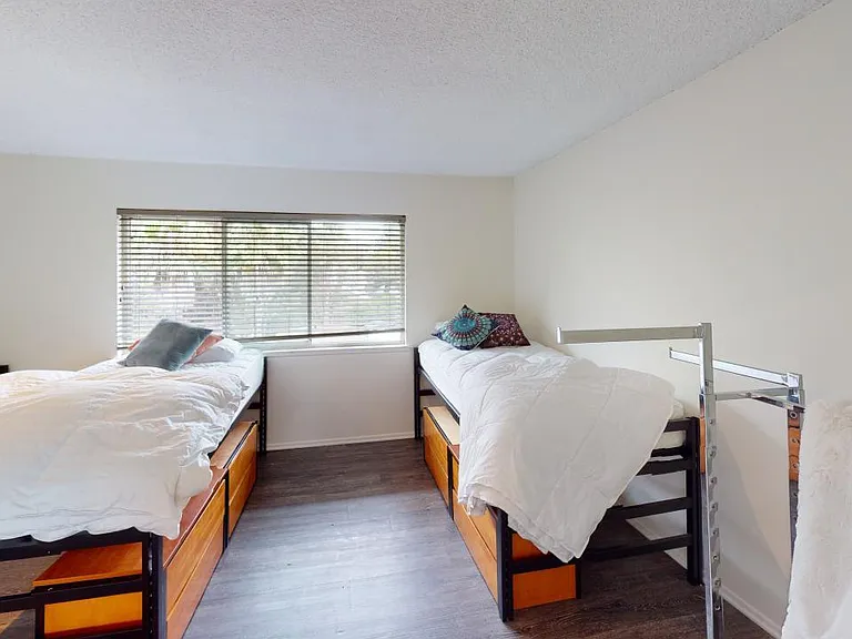 831 Cliff Dr — Photo 49