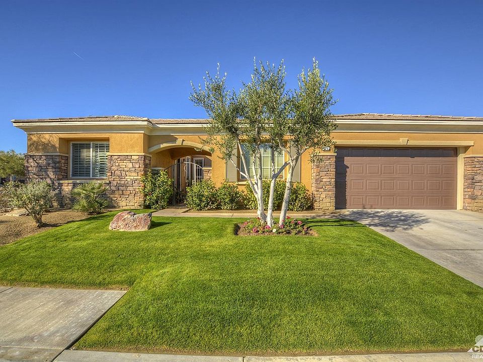 2nd image of 125 Arezzo Ct