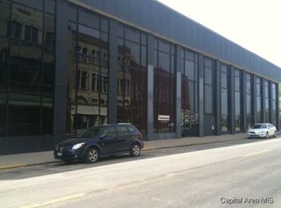 73 E Central Park Plz, Jacksonville, IL 62650