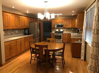 1957 Larod Dr, Dixon, IL 61021