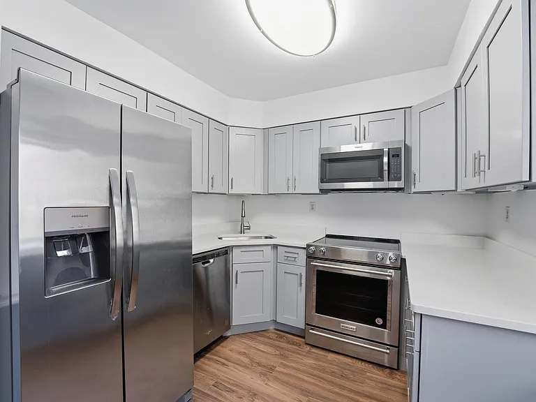 1747 Cy Ct — Photo 8