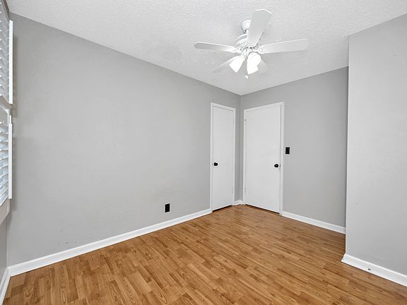 5th image of 106 Douglas St
