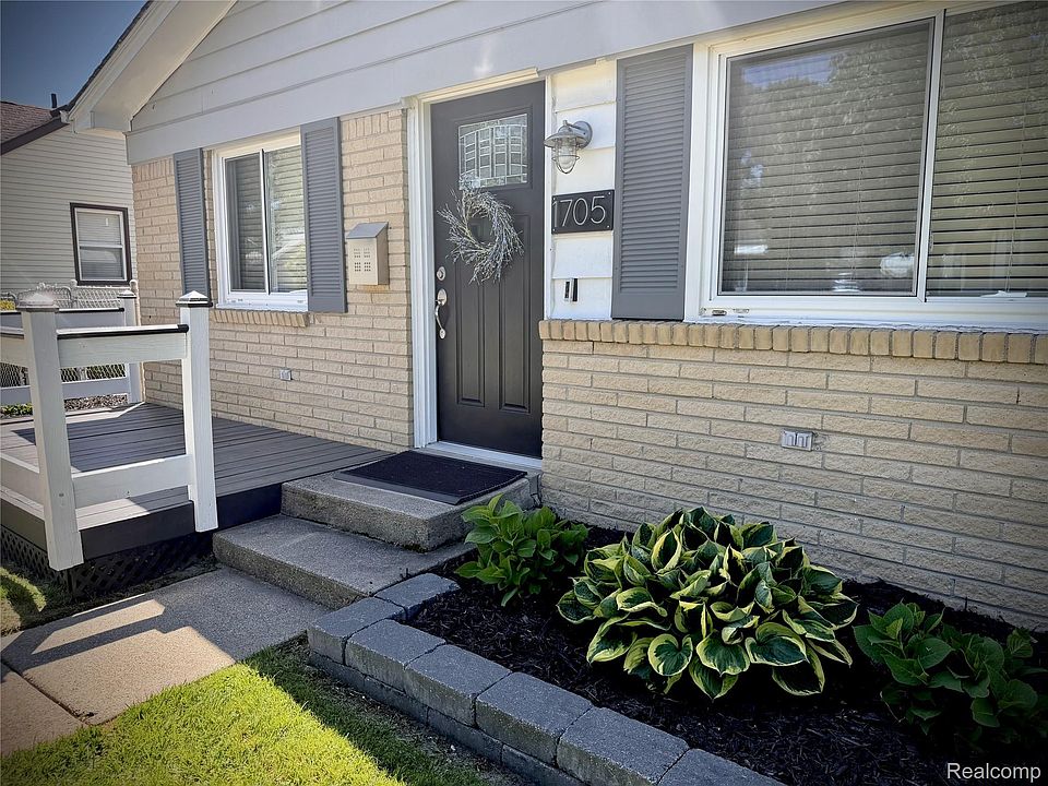 1st image of 1705 Leroy St