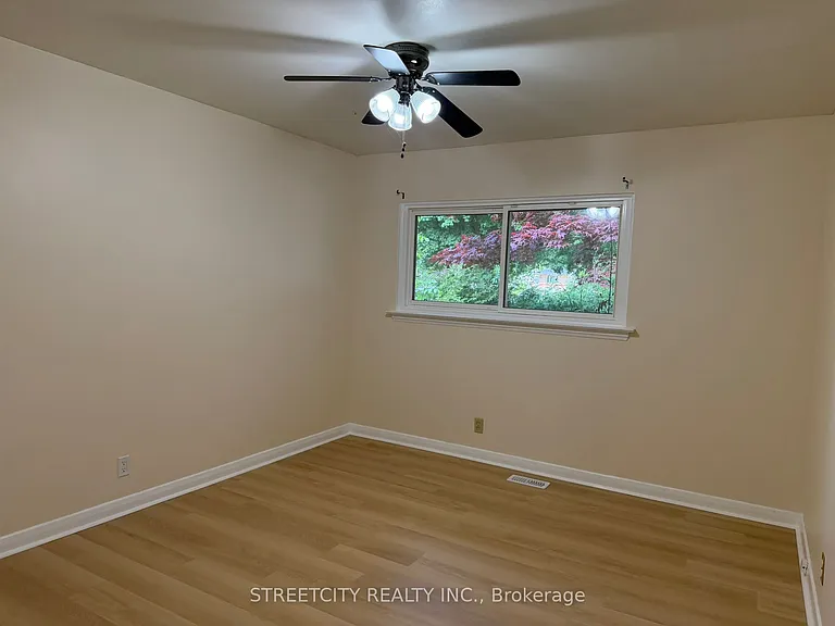 444 Scenic Dr — Photo 16