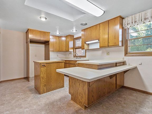 5th image of 1468 Langlade Ave