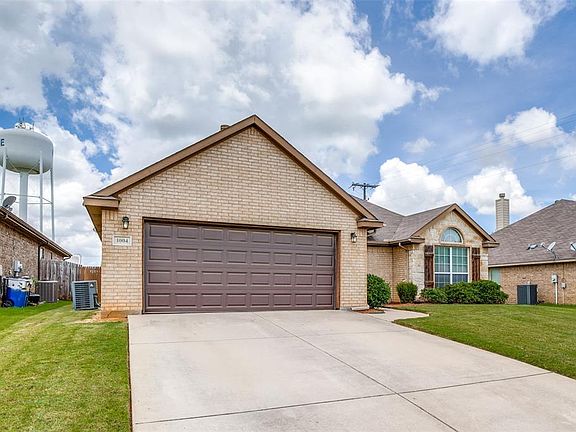 2nd image of 1004 Jenny Dr