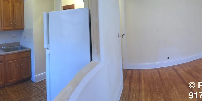 Rented by Alexiou Realty | media 19