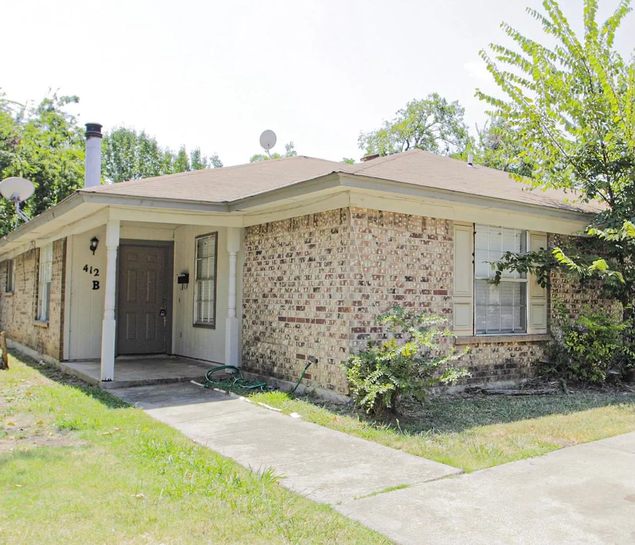 412 B Hollandale Circle — Photo 1
