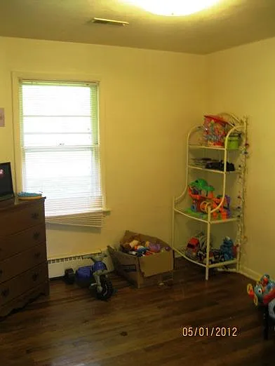 1417 Rose Dr — Photo 3