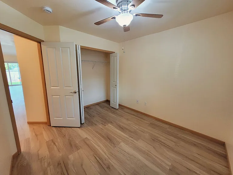 410 Holland Ave — Photo 4