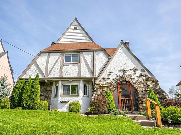 3rd image of 1110 Egan Hills Dr