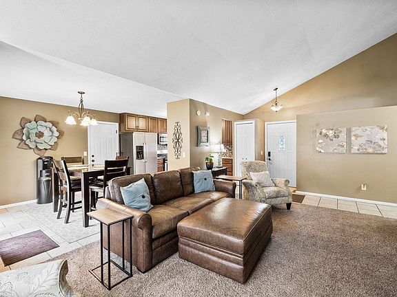 5th image of 22575 Arbor Pointe Dr