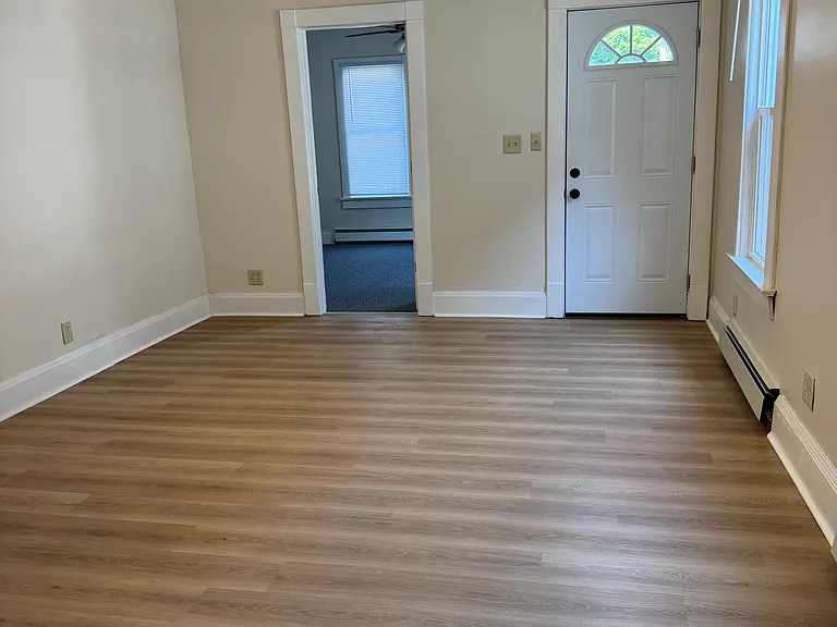 412 Warwick St — Photo 5