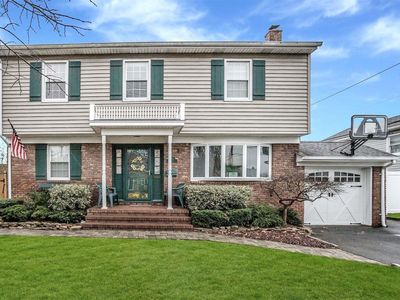 3590 Ladonia Street, Seaford, NY, 11783