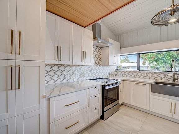 4th image of 3624 NE 25th Terrace