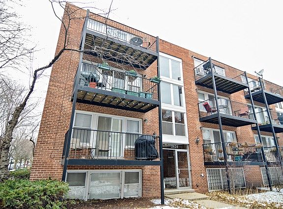 2nd image of 2624 W Catalpa Ave APT 16