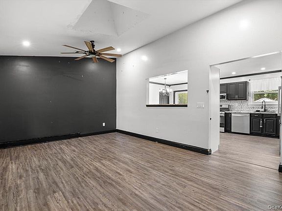 4th image of 3755 Grand Avenue