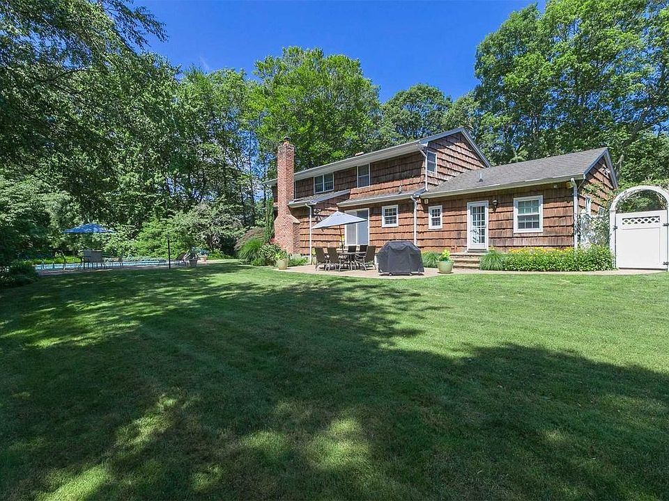 2nd image of 8 Denise Ct