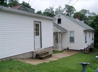1413 N 7th St, Martins Ferry, OH 43935
