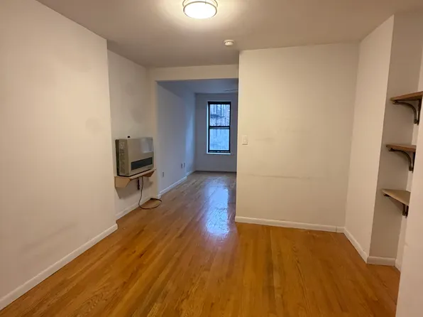 154 Mott Street image 1 of 8