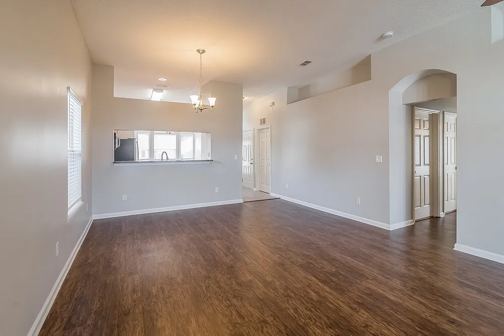 3 bed, 2.0 bath, 1416 sqft, $2,530 — Photo 4